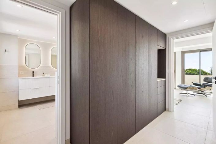 Image No.10-3 Bed House for sale