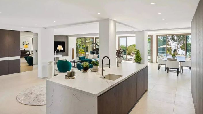 Image No.8-3 Bed House for sale