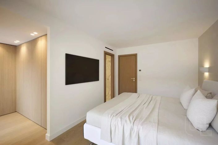 Image No.8-3 Bed Apartment for sale