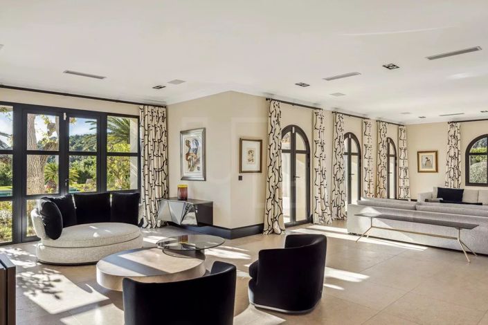 Image No.10-5 Bed House for sale