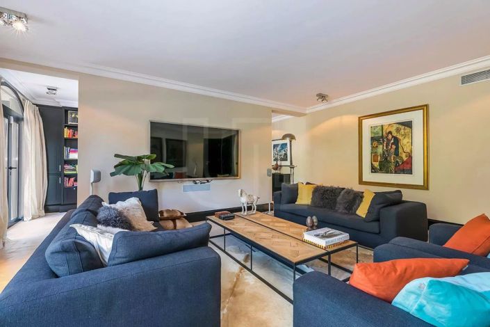 Image No.12-5 Bed House for sale