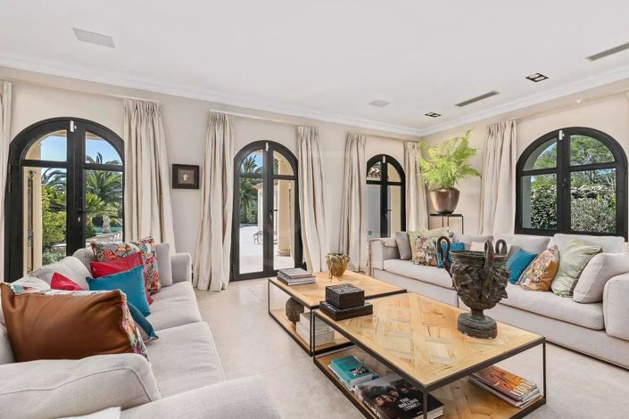 Image No.4-5 Bed House for sale