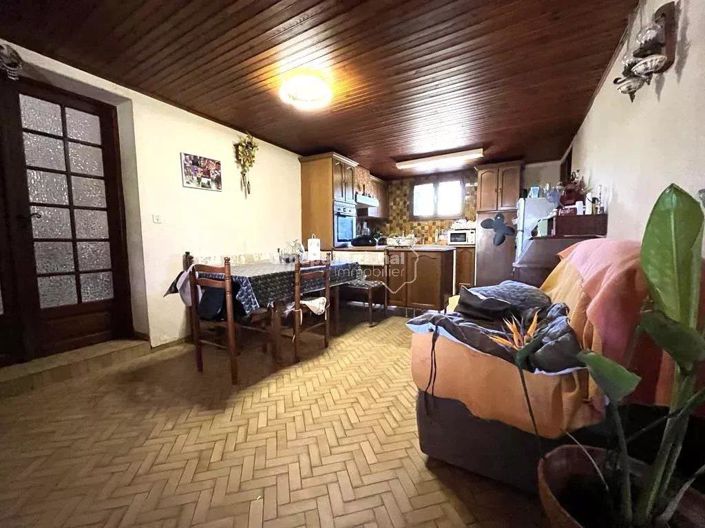 Image No.10-6 Bed House for sale