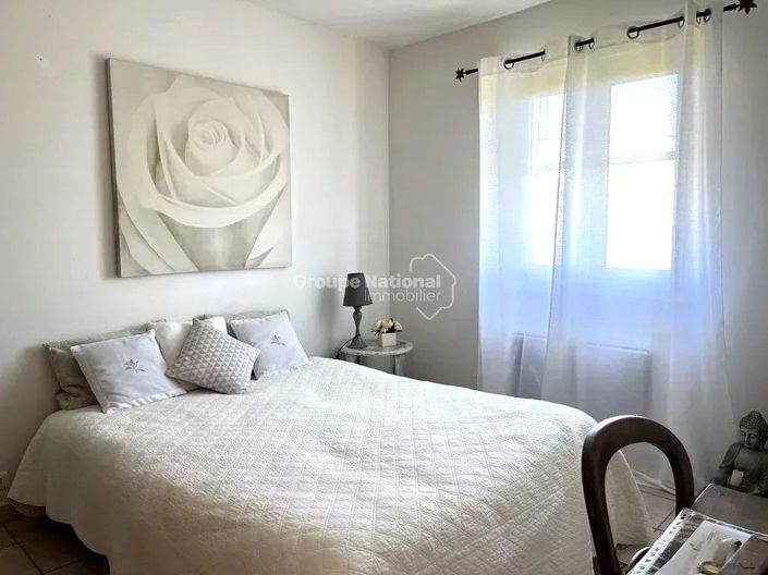 Image No.21-6 Bed House for sale