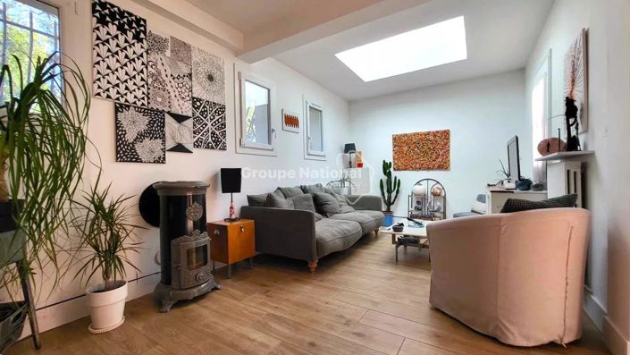 Image No.24-8 Bed House for sale