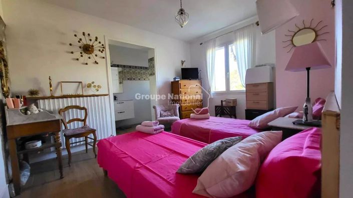 Image No.26-8 Bed House for sale