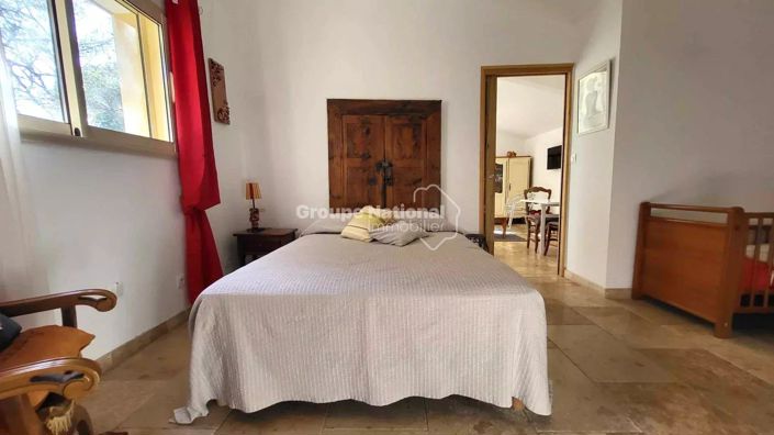 Image No.35-8 Bed House for sale