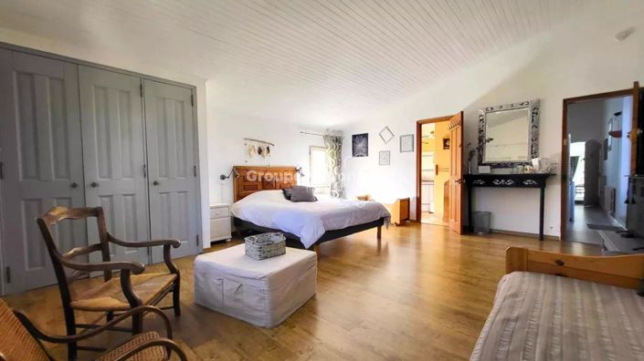 Image No.40-8 Bed House for sale