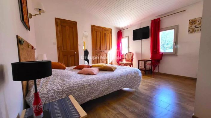 Image No.43-8 Bed House for sale