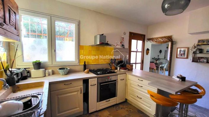 Image No.9-8 Bed House for sale