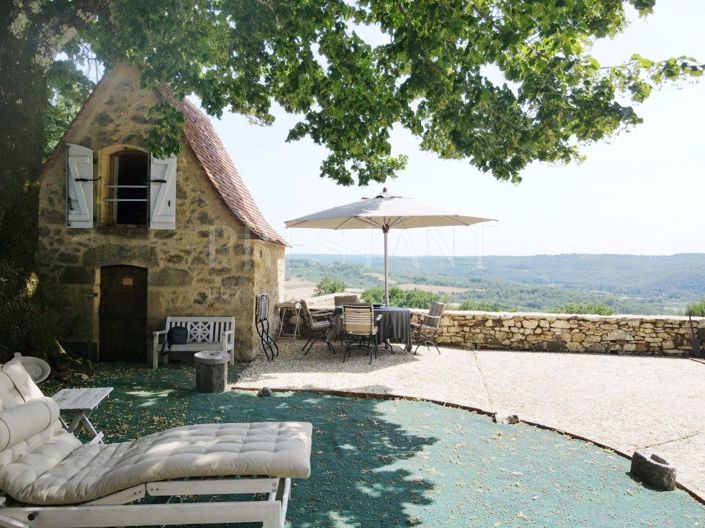 Image No.5-5 Bed Property for sale