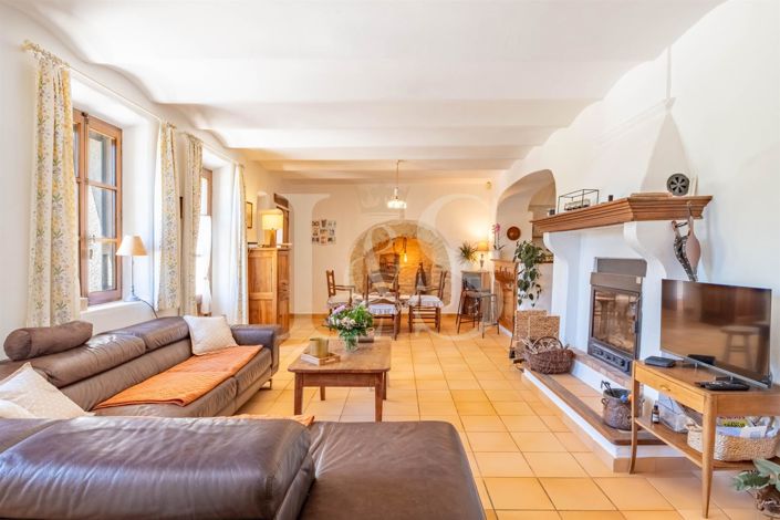 Image No.5-7 Bed House for sale