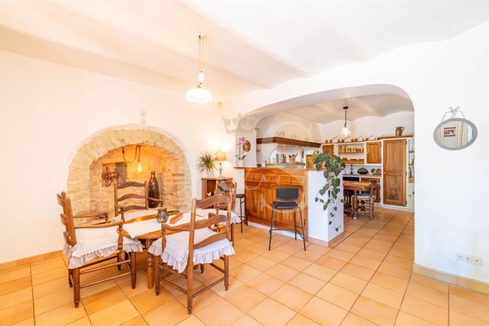 Image No.6-7 Bed House for sale