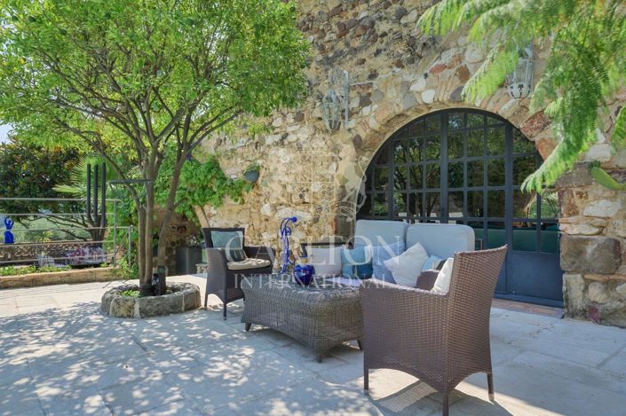 Image No.20-5 Bed House for sale