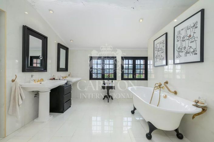 Image No.32-5 Bed House for sale