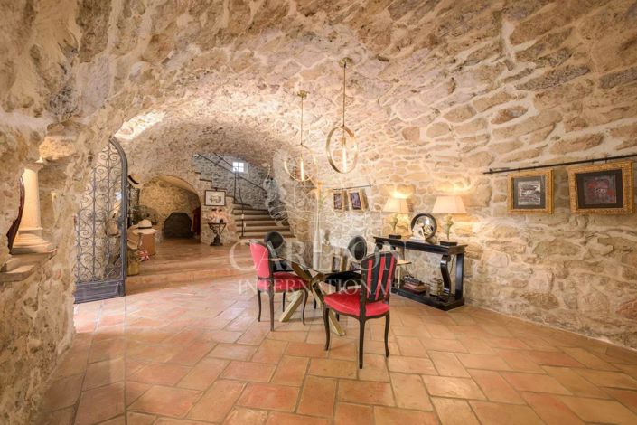 Image No.5-5 Bed House for sale