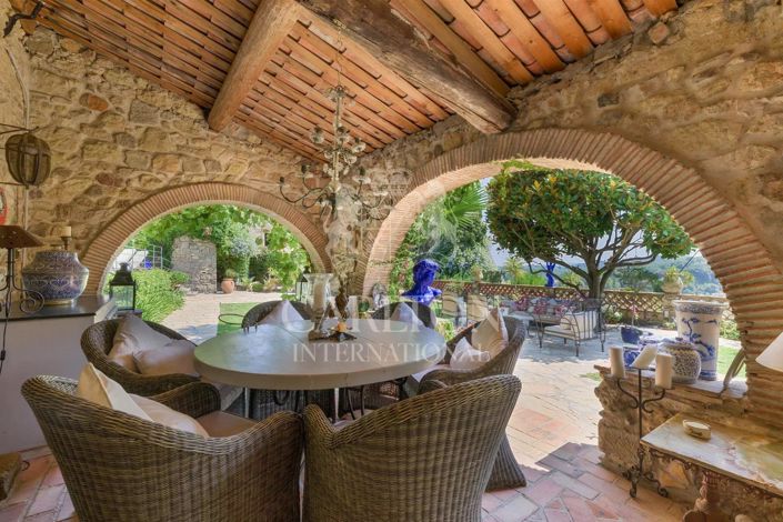 Image No.7-5 Bed House for sale