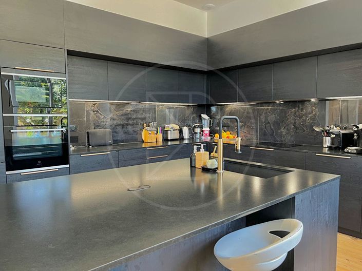 Image No.13-3 Bed House for sale