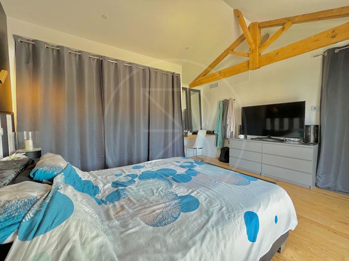 Image No.7-3 Bed House for sale