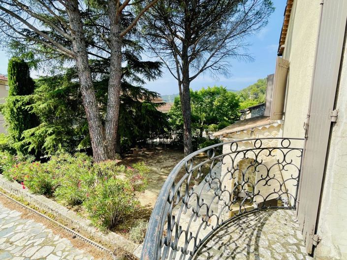 Image No.12-3 Bed House for sale