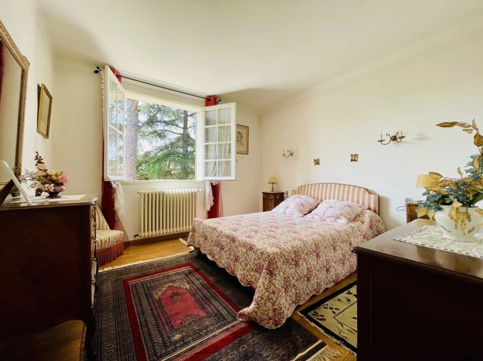 Image No.8-3 Bed House for sale