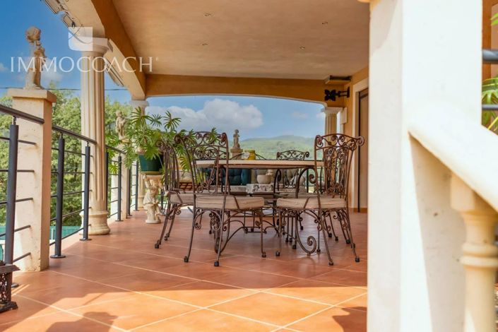 Image No.5-6 Bed House for sale