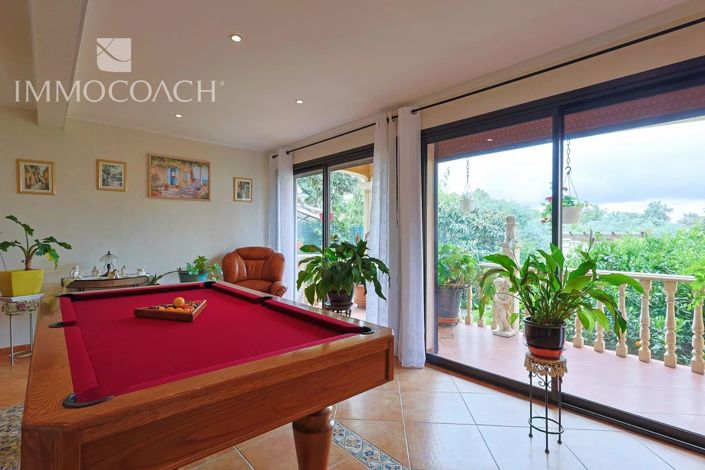 Image No.9-6 Bed House for sale