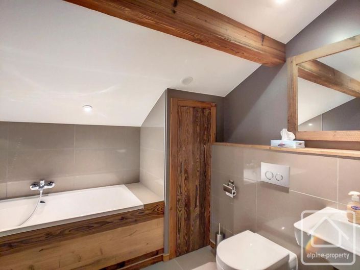 Image No.17-4 Bed Property for sale