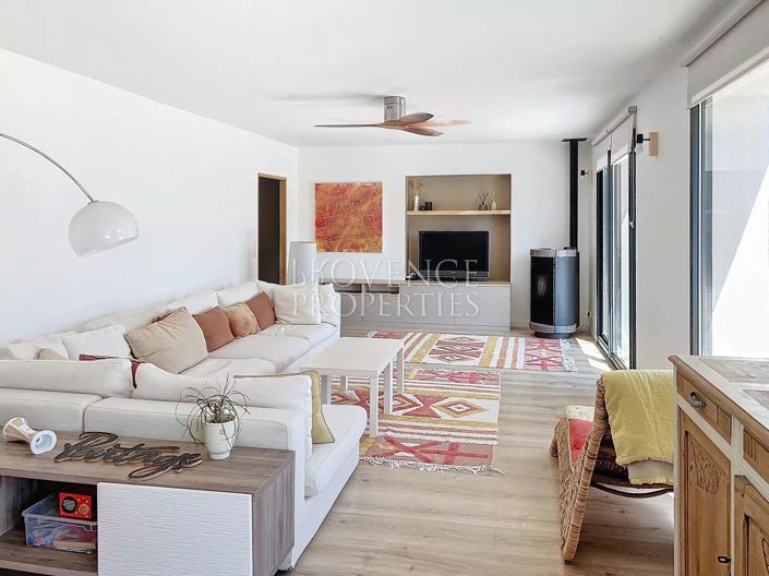 Image No.10-5 Bed House for sale