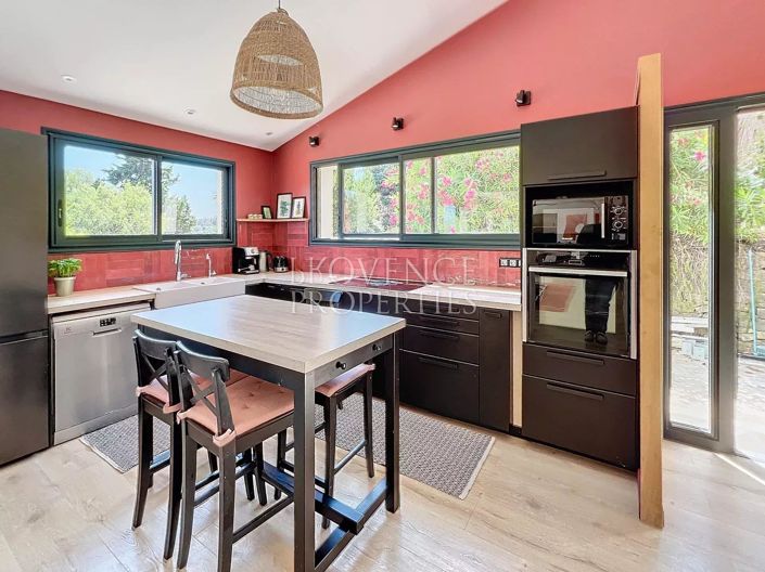 Image No.13-5 Bed House for sale