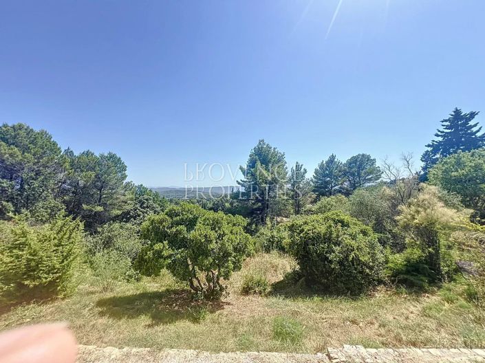 Image No.8-5 Bed House for sale