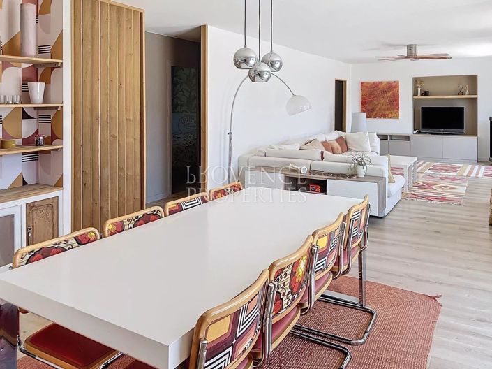 Image No.9-5 Bed House for sale