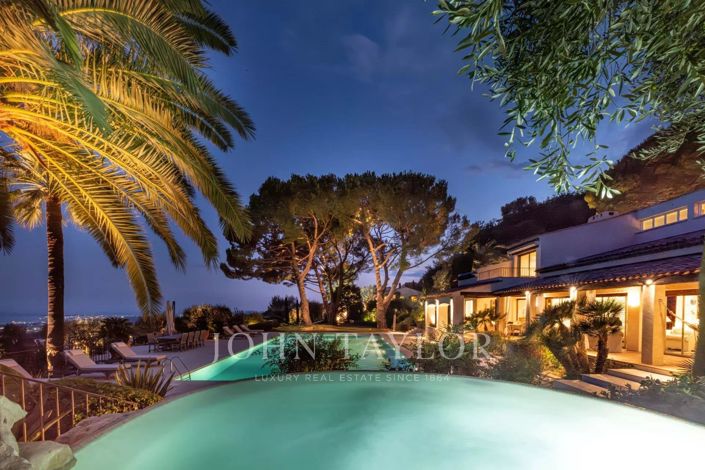 Image No.3-8 Bed House for sale