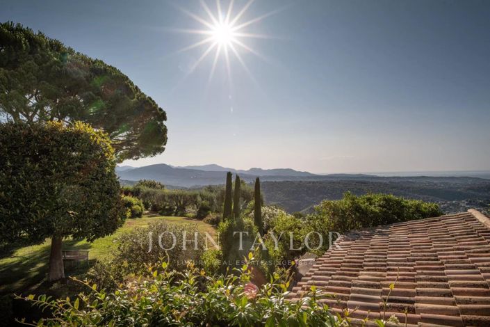 Image No.36-8 Bed House for sale