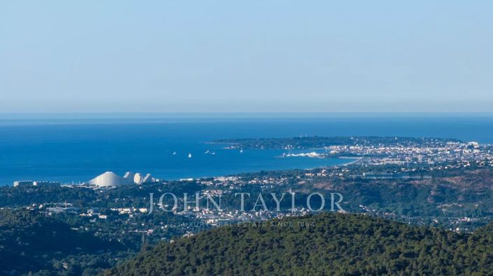 Image No.37-8 Bed House for sale