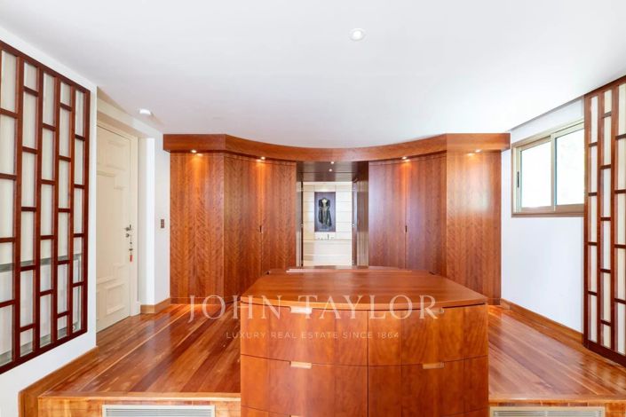 Image No.17-12 Bed House for sale