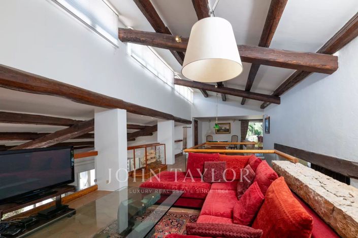 Image No.21-12 Bed House for sale