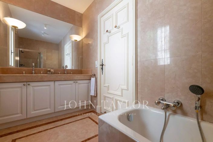 Image No.24-12 Bed House for sale