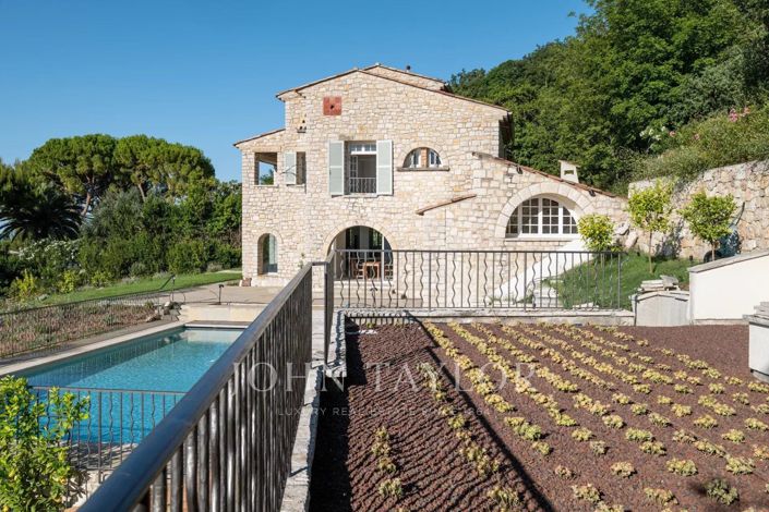 Image No.31-12 Bed House for sale