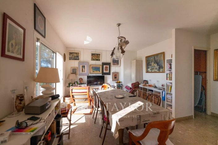 Image No.42-12 Bed House for sale