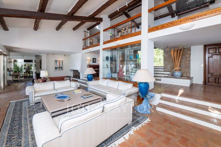 Image No.9-12 Bed House for sale