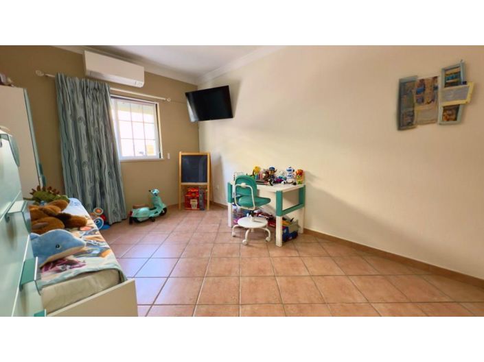 Image No.19-4 Bed House for sale