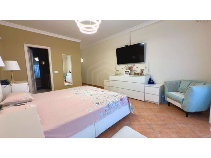 Image No.24-4 Bed House for sale