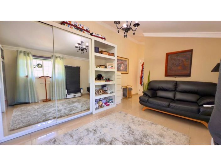 Image No.38-4 Bed House for sale