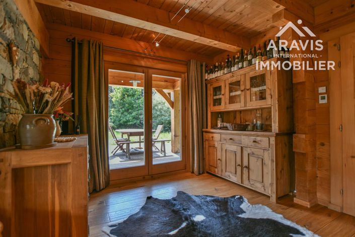 Image No.8-5 Bed House for sale