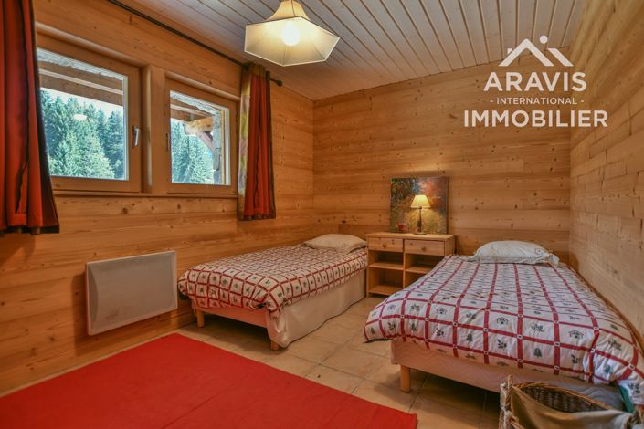 Image No.9-5 Bed House for sale