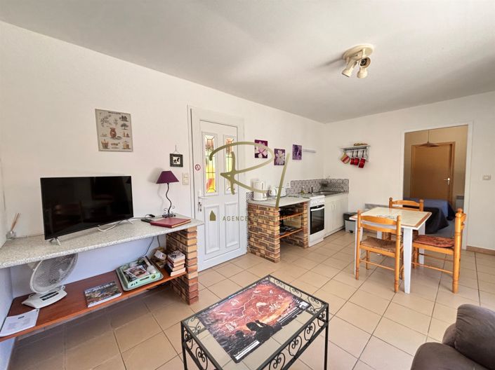 Image No.4-6 Bed House for sale