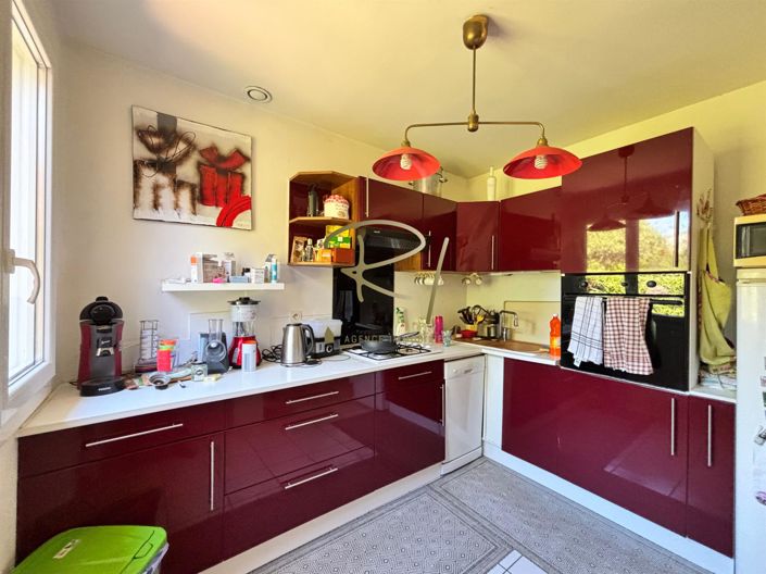 Image No.5-6 Bed House for sale