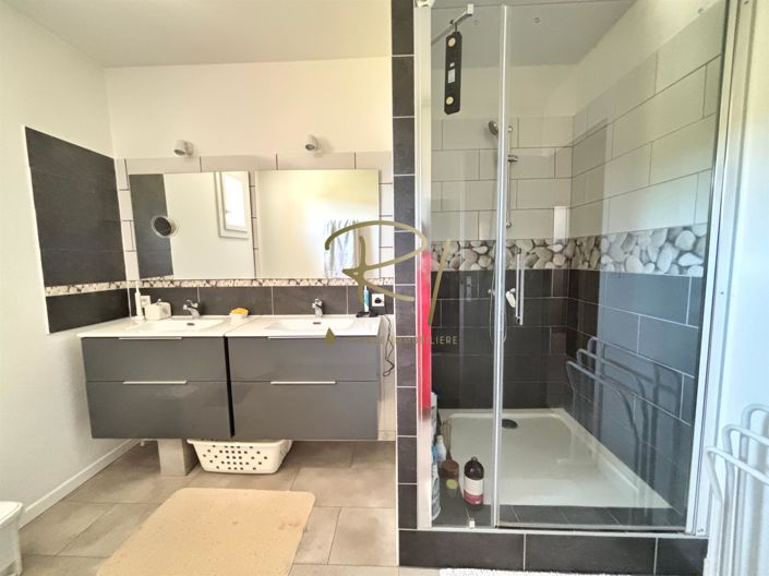 Image No.6-6 Bed House for sale