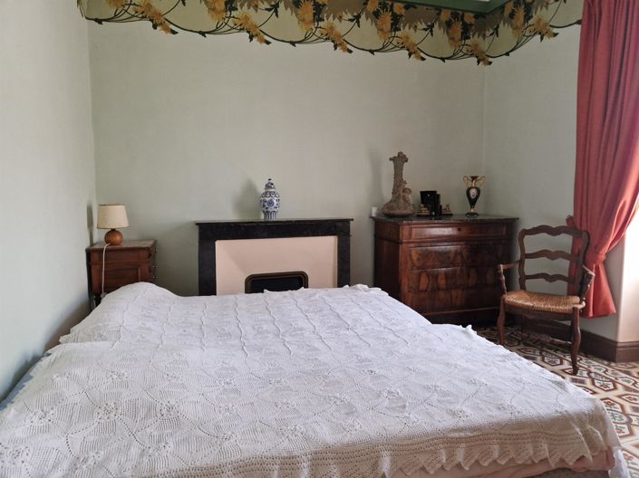 Image No.8-4 Bed House for sale